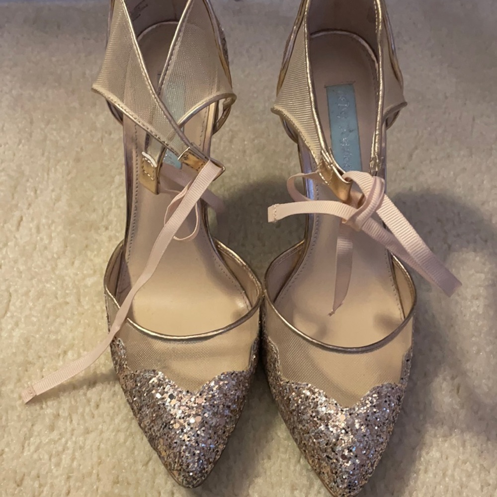 Sequence heels